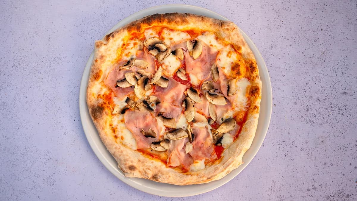 Pizza Proshutë-Kërpudhë